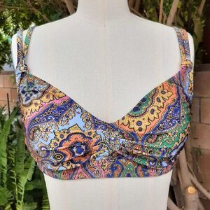 TIGERLILY Delon Loren Bikini Top Size 6